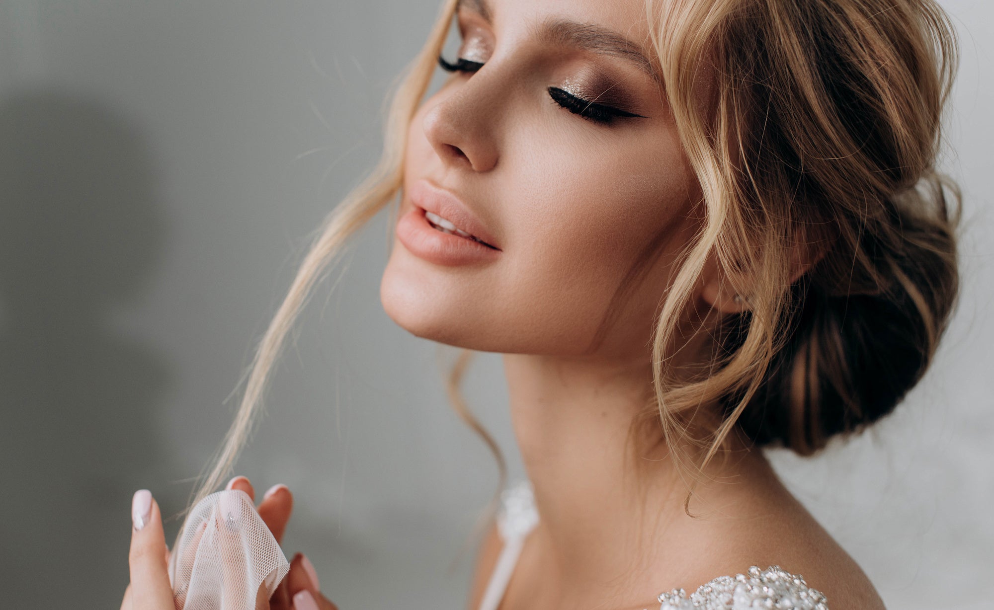 From 'I Do' to Dance Floor: Wedding Makeup Tips to Last All Day