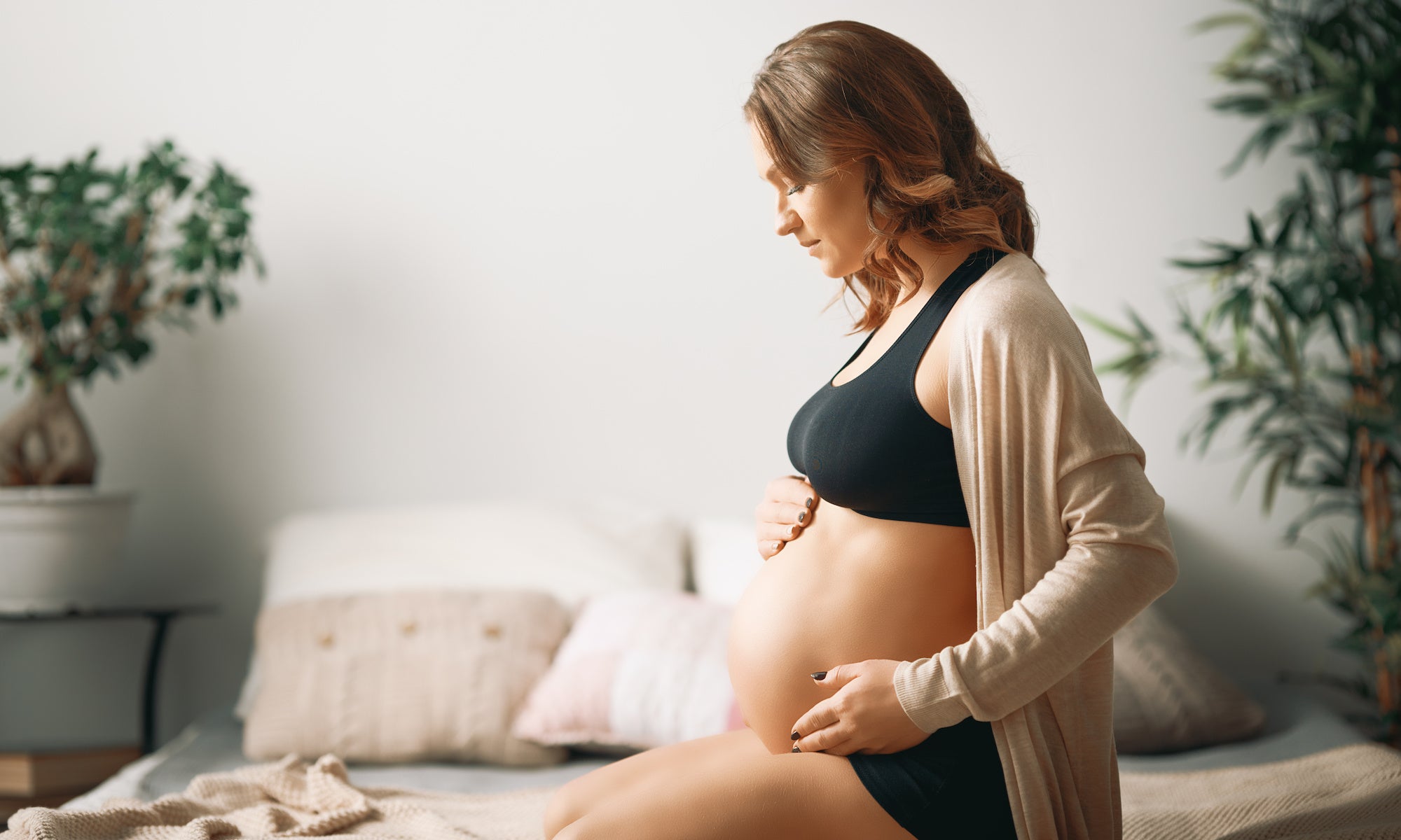 3 Common Pregnancy Skin Problems & How to Treat Them Safely